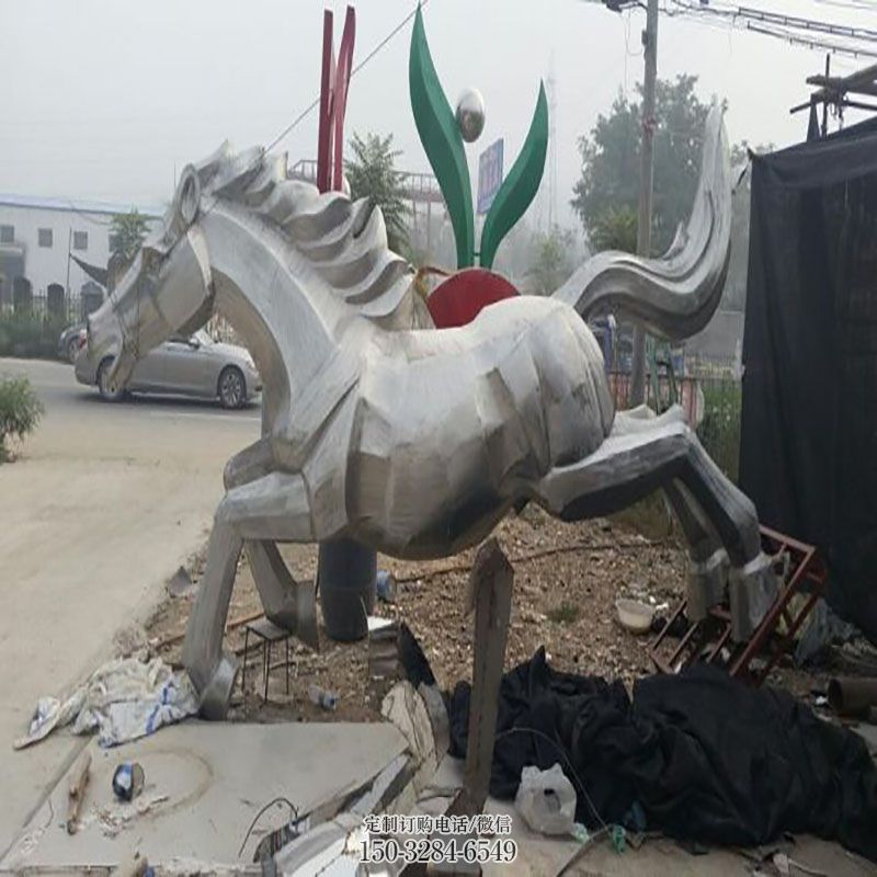 奔马雕塑底座 马类雕塑主题定做 广场景观不锈钢奔马雕塑供给