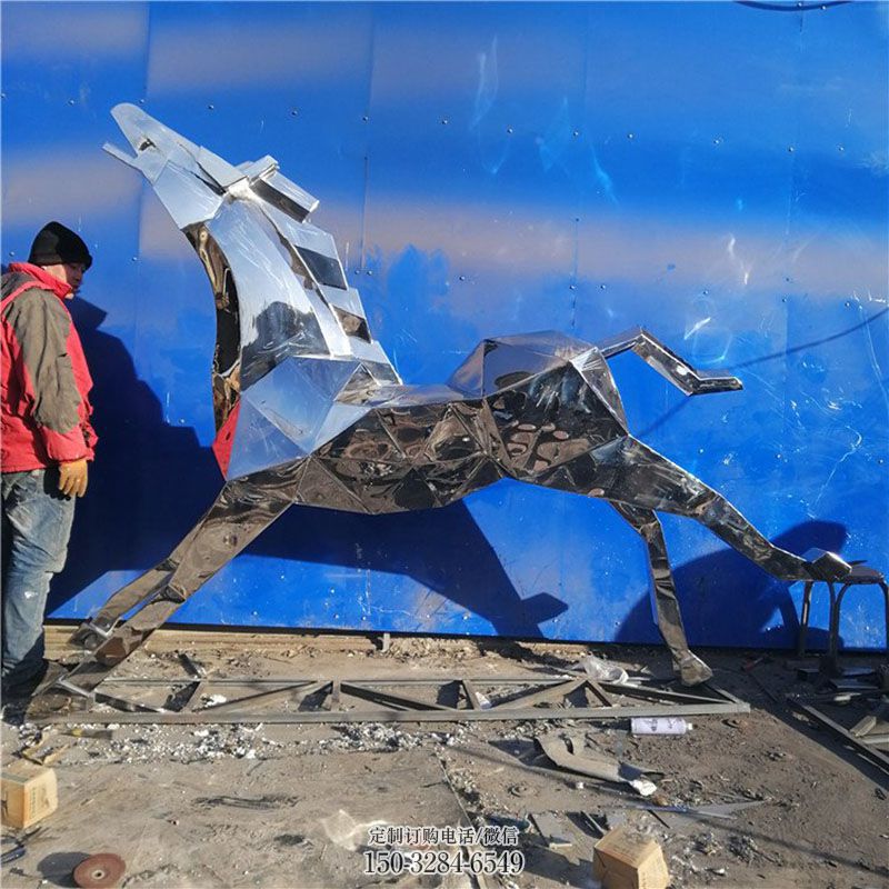 钢铸奔马雕塑 园林景观小品马类雕塑生产 地产精神堡垒不锈钢奔马雕塑批发